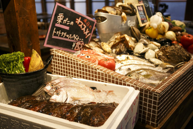 ショーケースには鮮魚が毎日並びます!