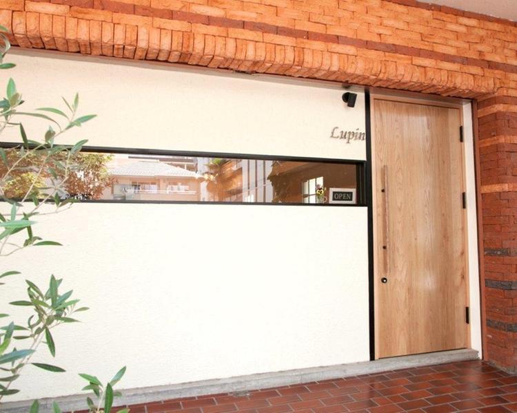 地元の方中心に遠方からもお客様が訪れます