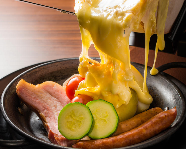 本物のラクレットを目の前で提供★