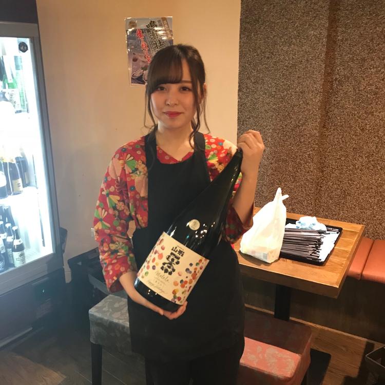 牡蠣に合わせる地酒も豊富に揃えています!