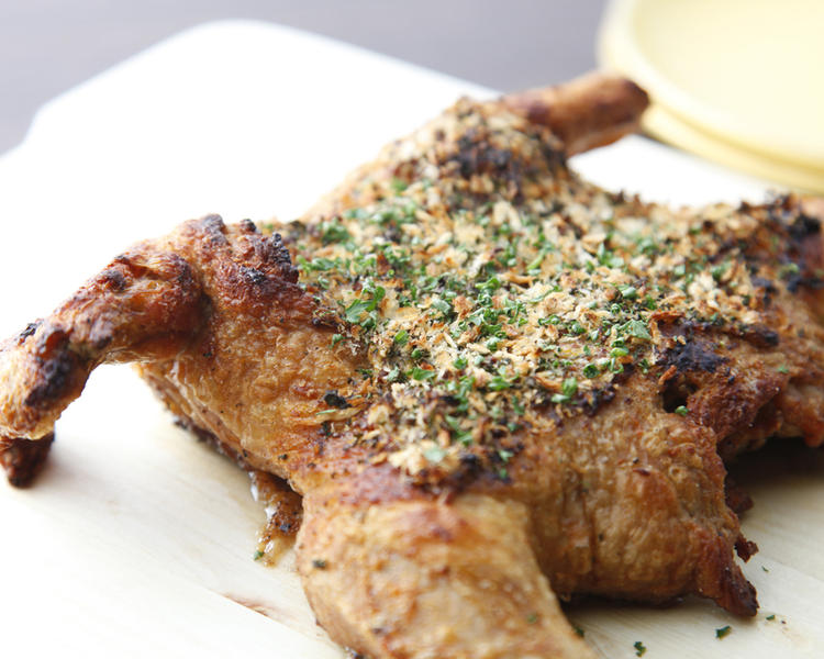 丸鶏のコンフィは人気のお肉料理!