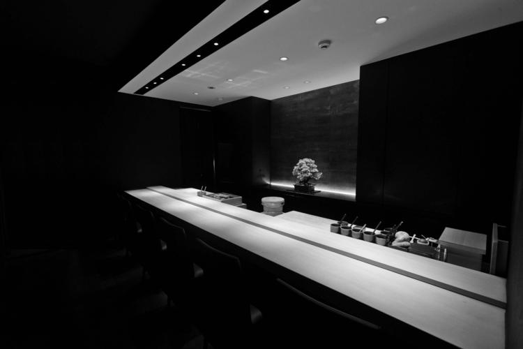 看板の無い本物の隠れ家