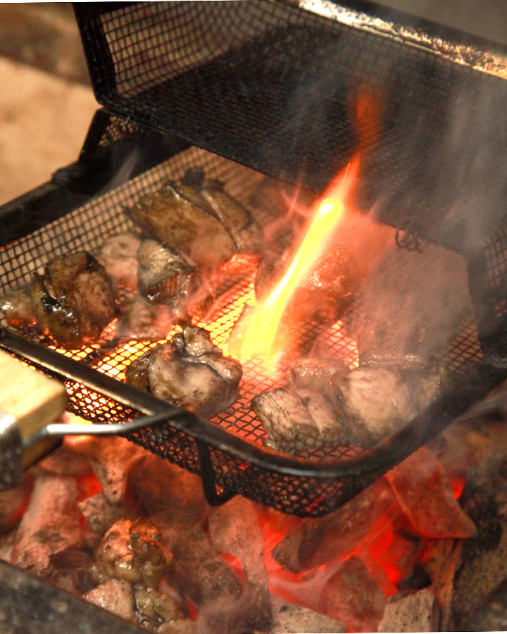 炭火焼きで旨味たっぷり!