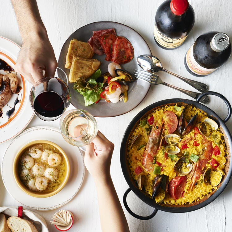 スペインをベースに新たな料理へ