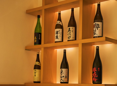 厳選ワインと日本酒とのペアリングも好評