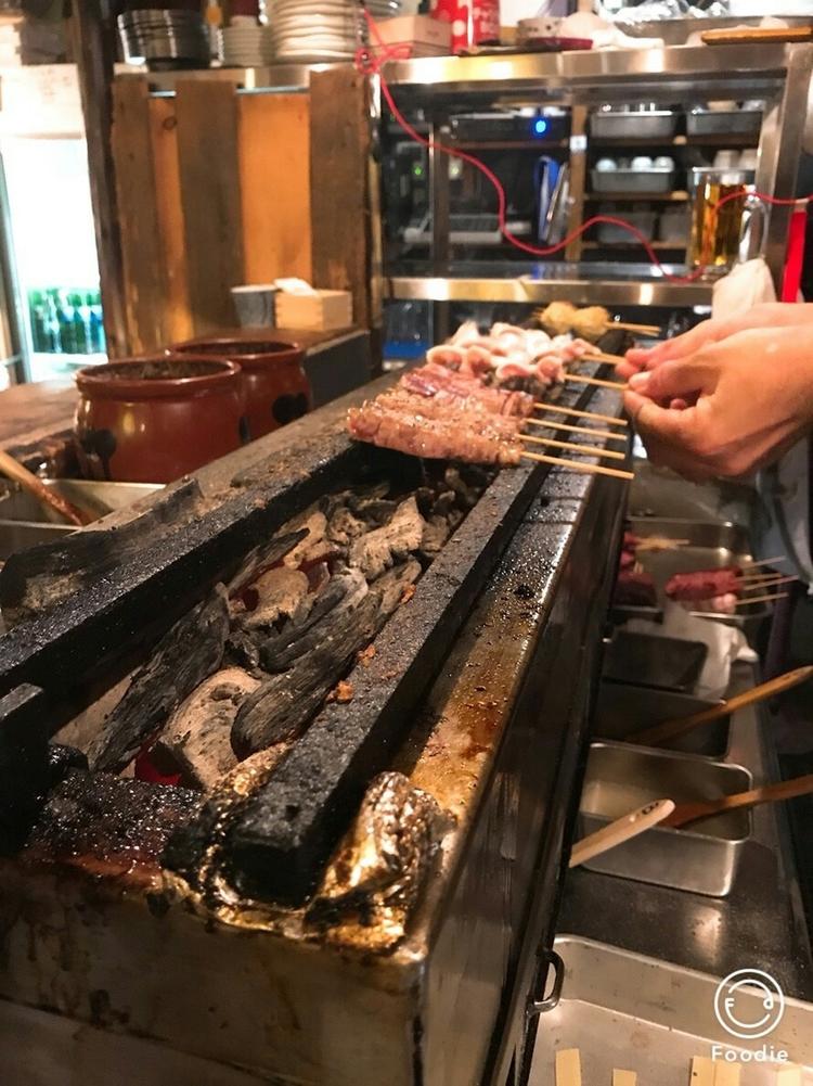 備長炭で焼いた自慢の豚モツ串〜焼とん〜