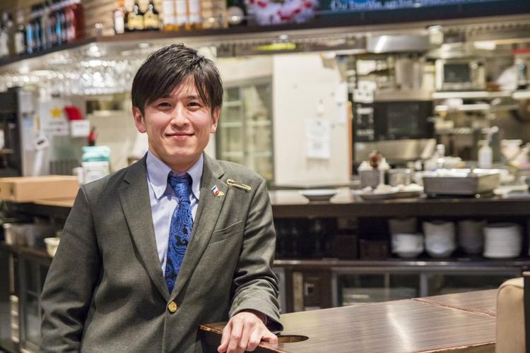ホールスタッフ・店長候補大募集