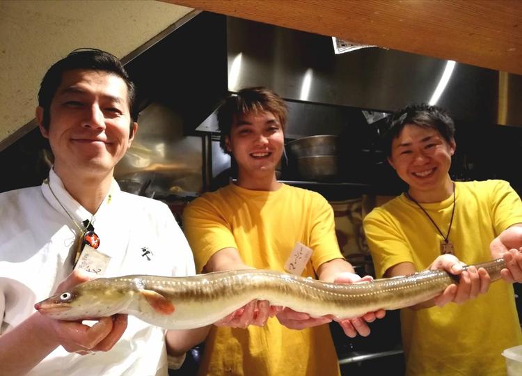 名物・煮穴子つくります。