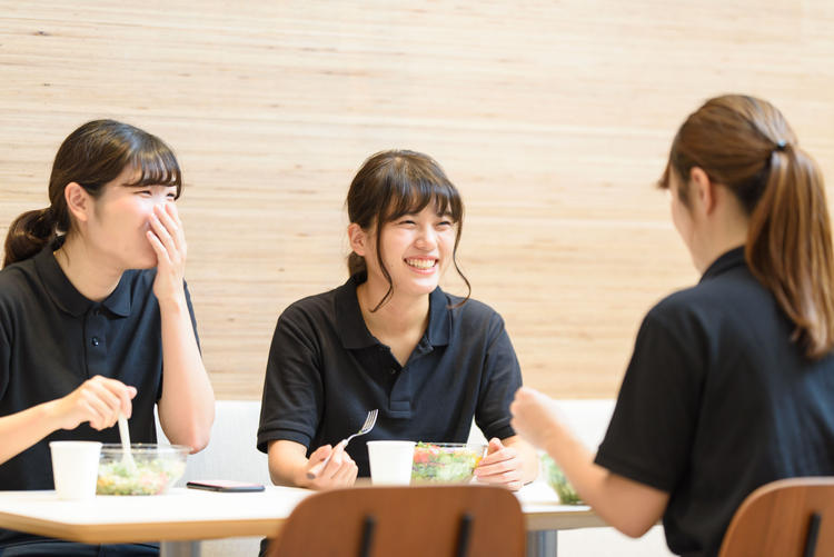 スタッフ同士も仲良く風通しのいい会社です