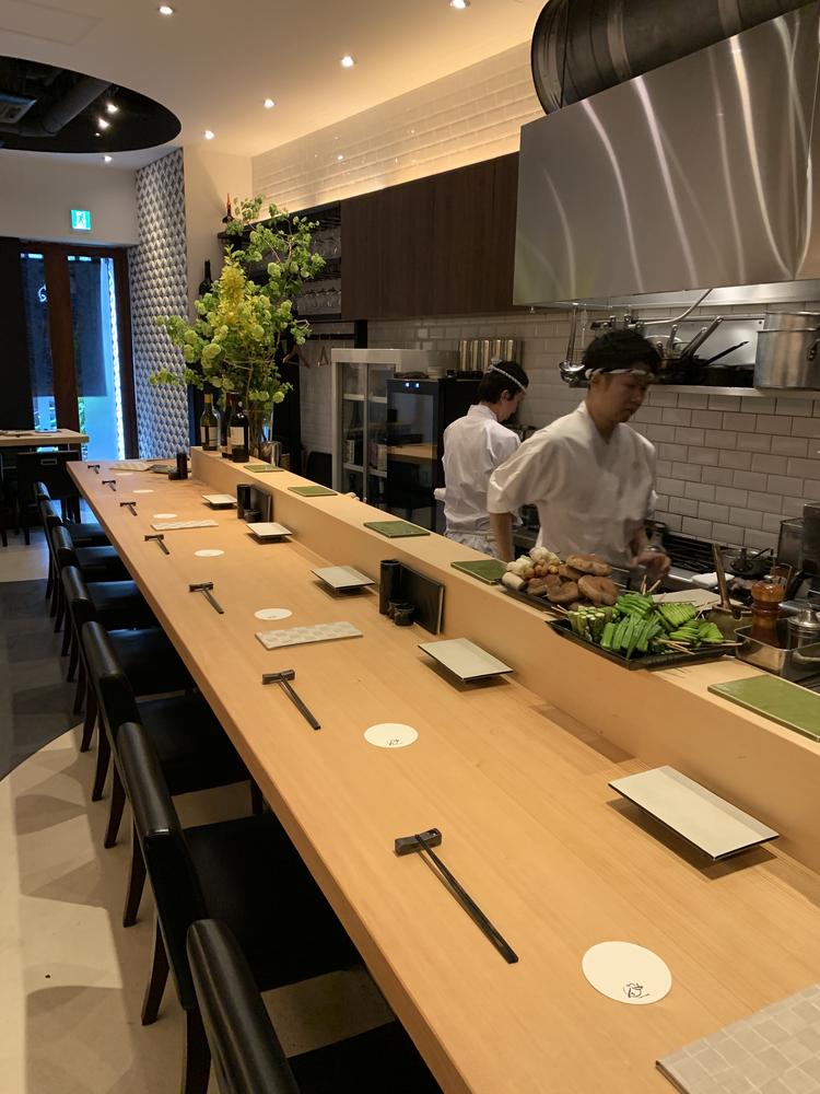 煙のでない構造でクリーンな店内