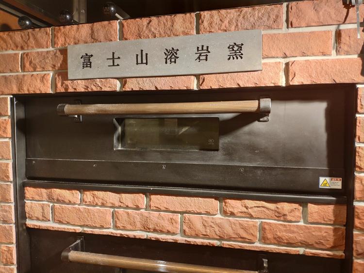 全てのパンを店内で作っています