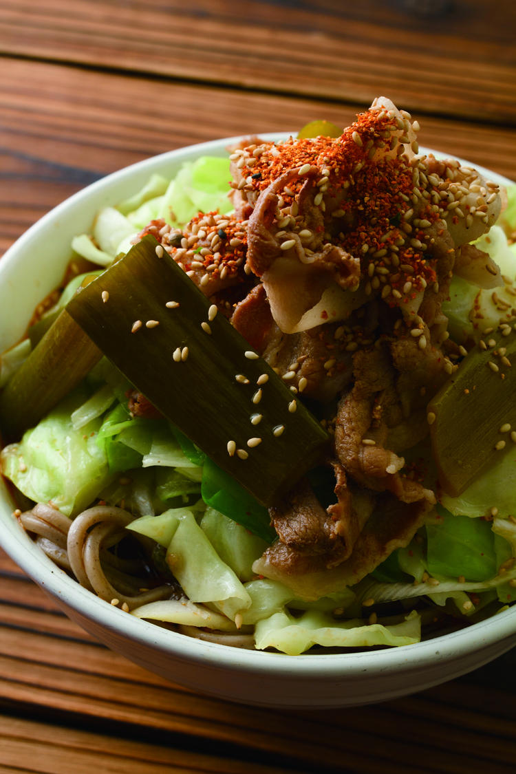 大衆的な蕎麦屋はやっぱり味とボリューム。