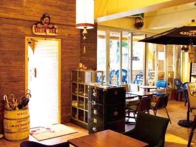 明るい店内