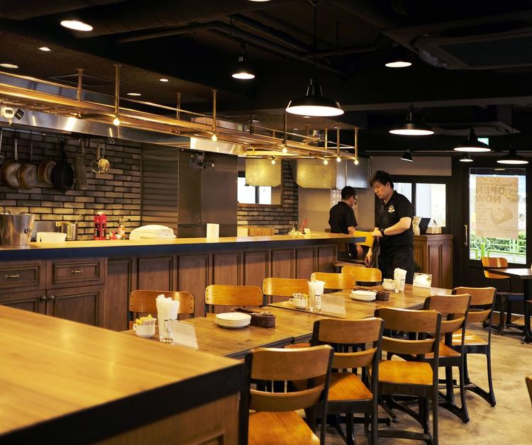 広々とした店内は、換気対策もバッチリ