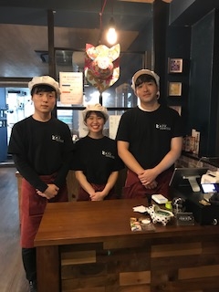 スタッフはみんな仲良く和気あいあい☆