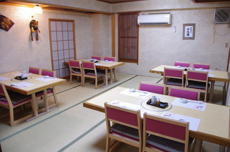 宴会にも対応可能な座敷席
