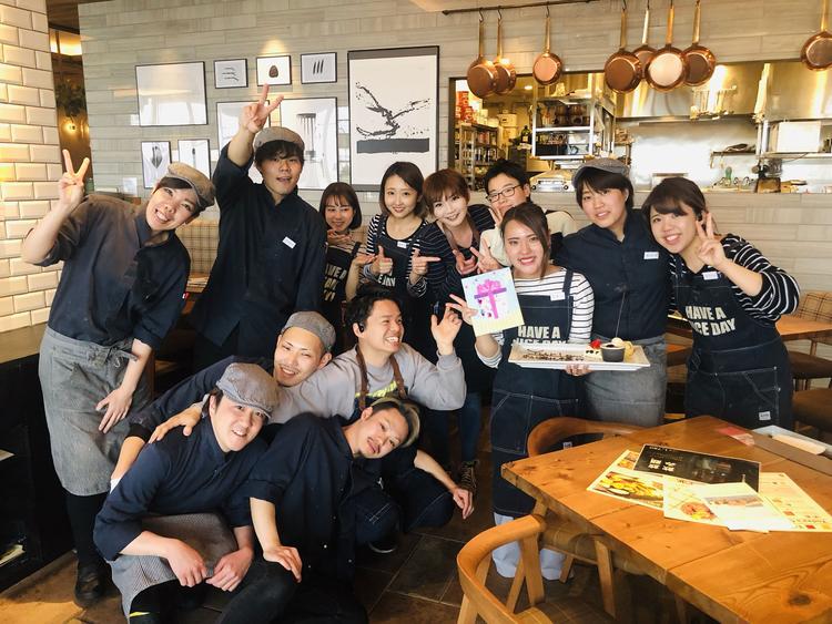 スタッフもとっても仲良しです☆