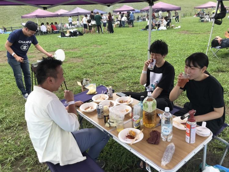スタッフ仲良くBBQ♪