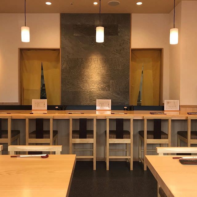 構えない、カジュアルなうなぎ店です。