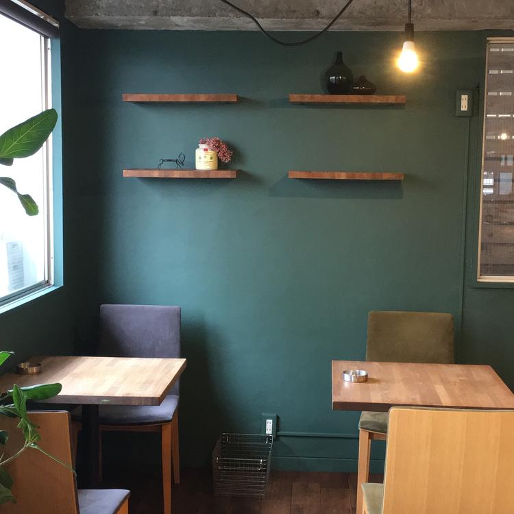 お洒落な落ち着いた雰囲気の店内。
