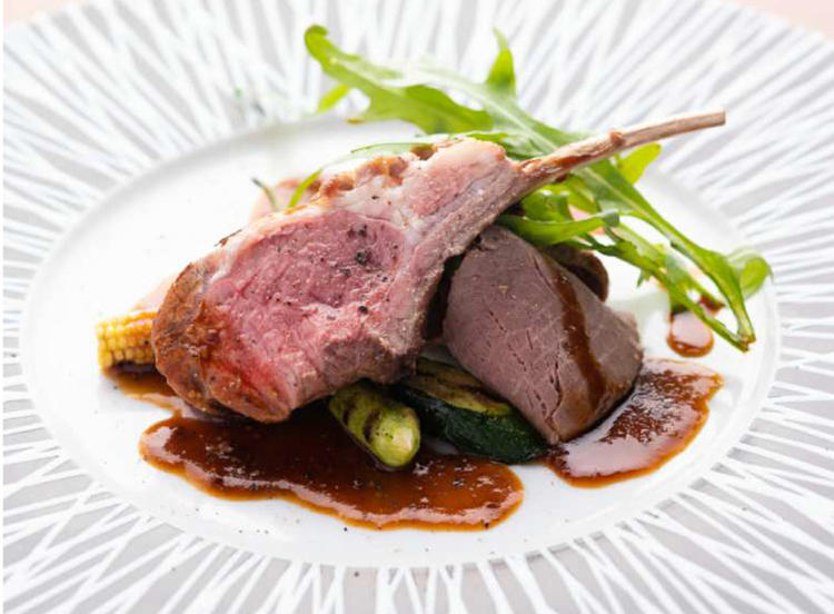 お肉も地元のものを使用