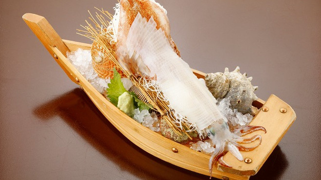 売り切れ御免!名物の「泳ぎいか」