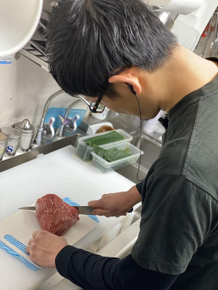 肉を切る技術も学べます