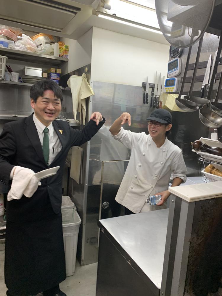 裏では陽気な二人