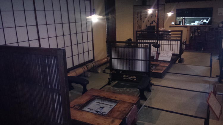 畳に座布団の、懐かしさを感じさせる空間◎