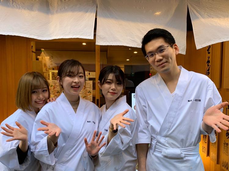 スタッフみんな明るいです!