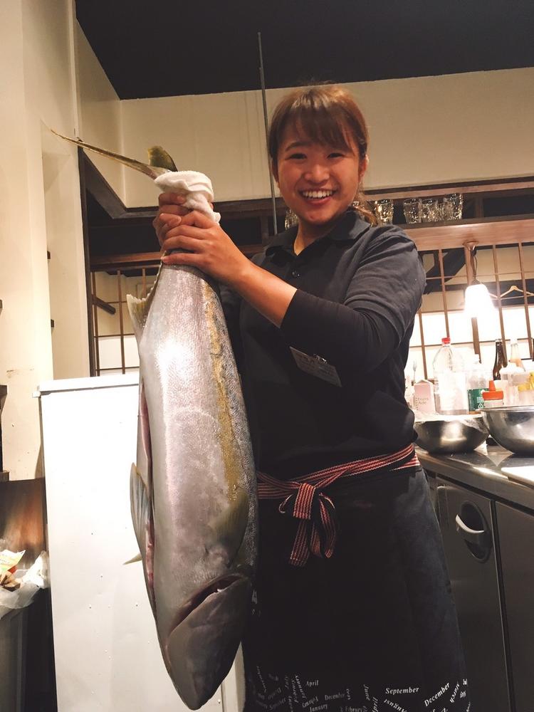市場で買付けるから新鮮な魚