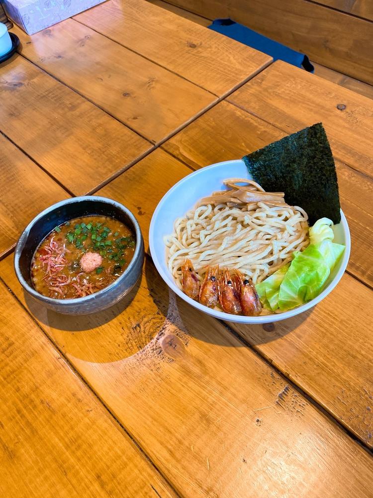 女性にも人気の海老つけ麺