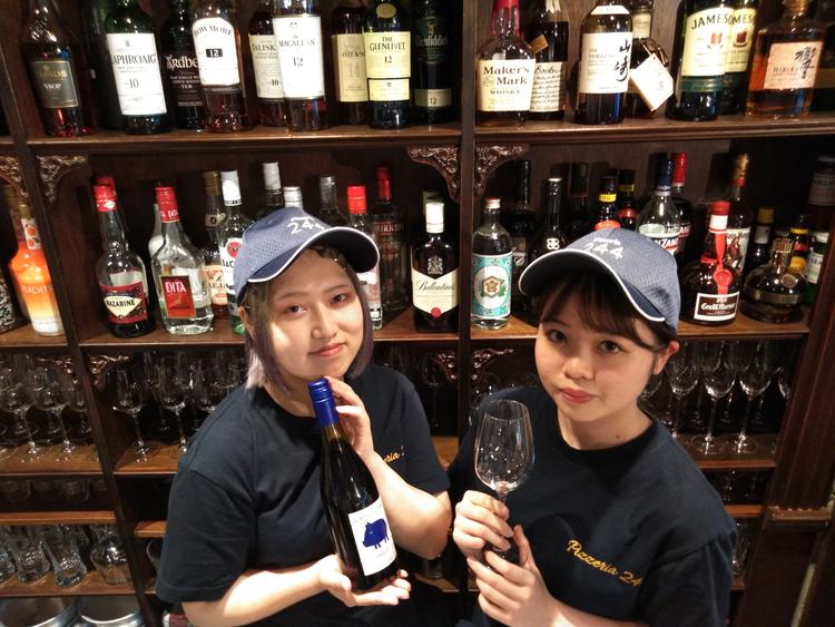 お洒落なバーカウンターでお酒が作れます♪