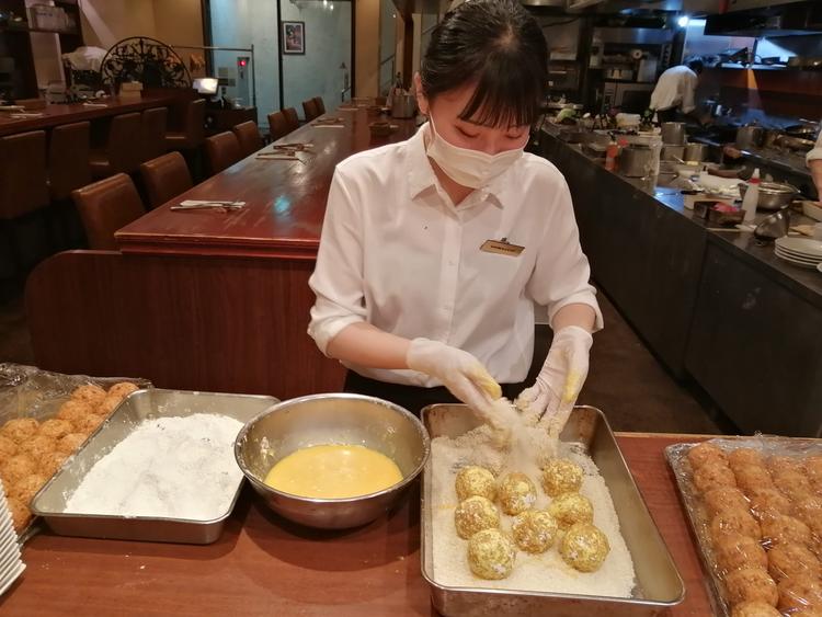 テイクアウトの仕込みも手作りを大事に!