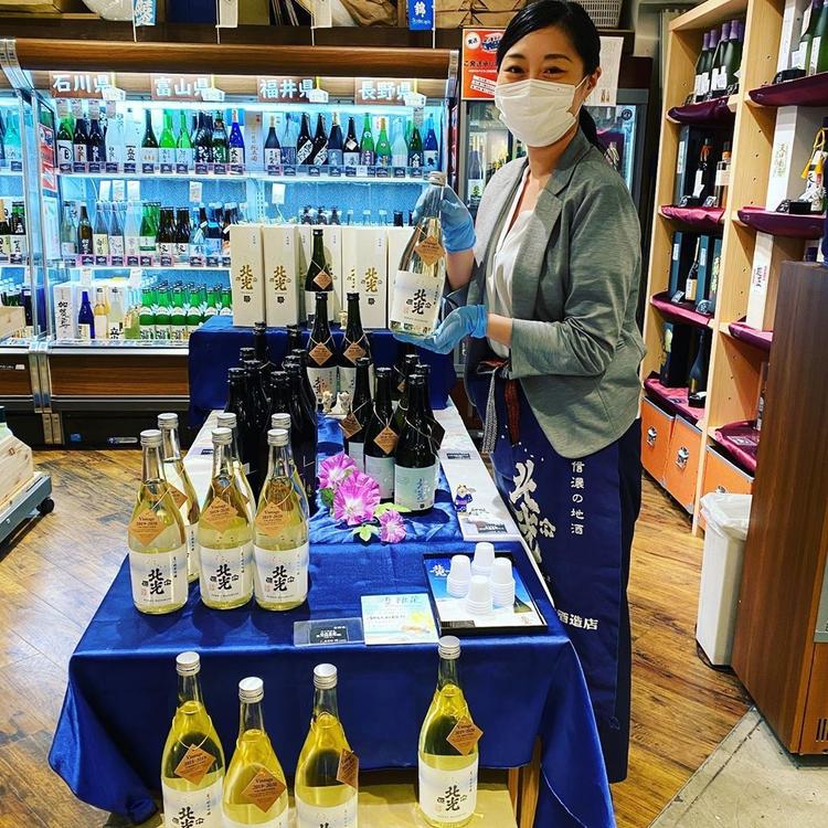 蔵元さんをお呼びした試飲会も定期的に開催
