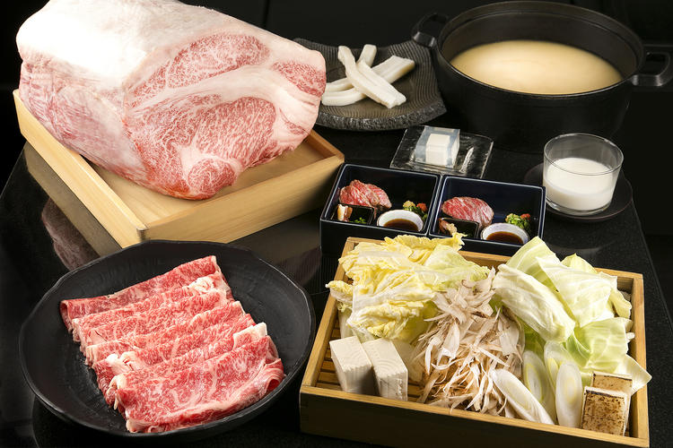 国産黒毛和牛を使用した『牛鍋』専門店