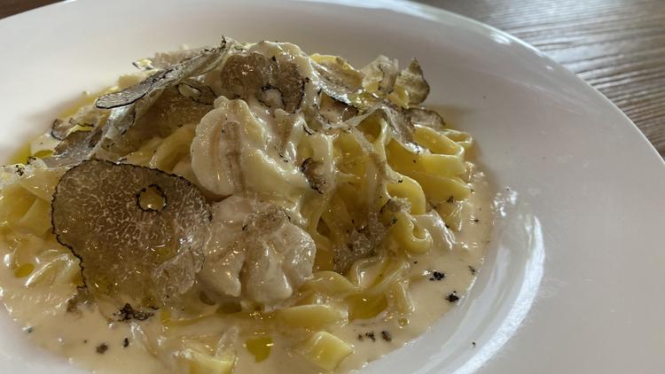 ホタテと秋トリュフのクリームパスタ