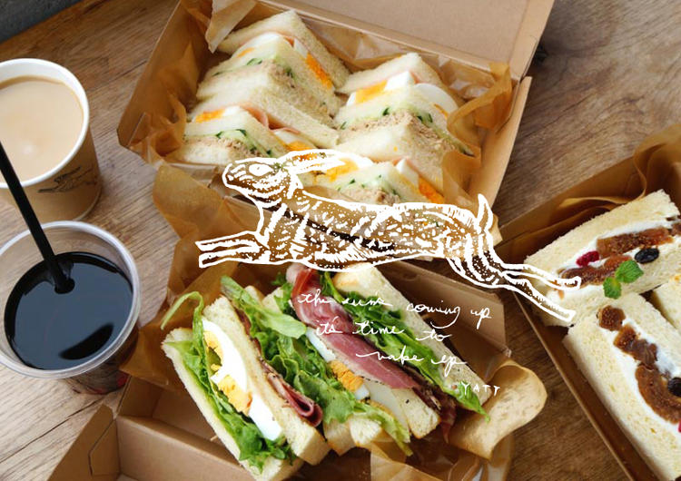 サンドウィッチとパスタが人気です。