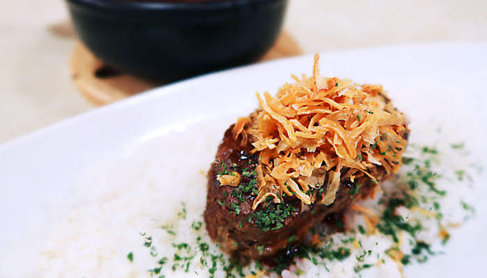 人気の牛バラカレー!!