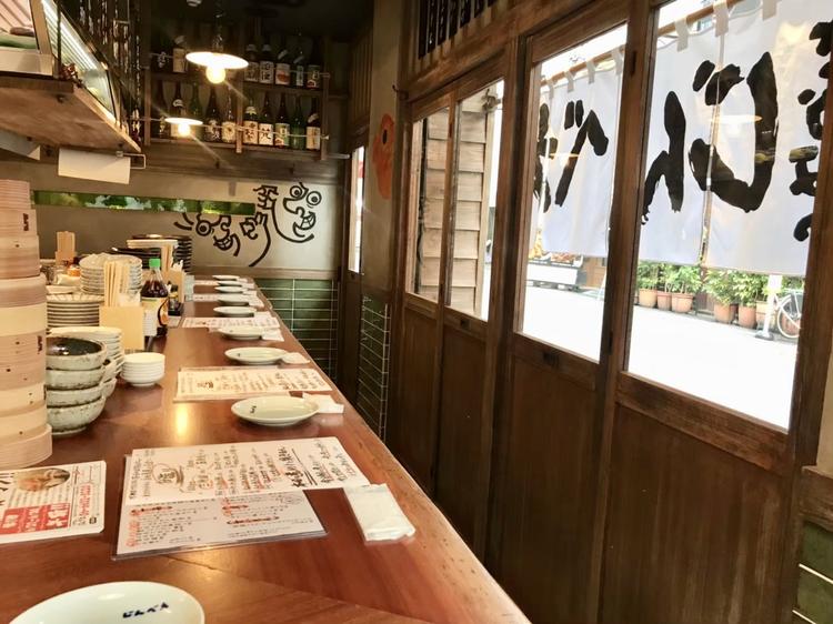 カウンターを制するものは居酒屋を制する。