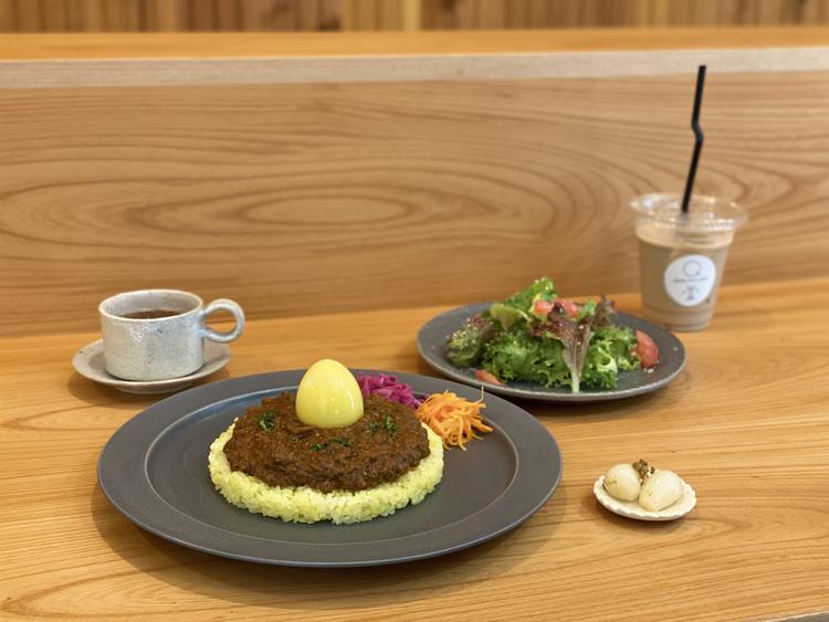 カレーと一緒にチャイも人気
