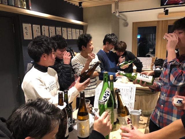 定期的に行う、日本酒試飲会!