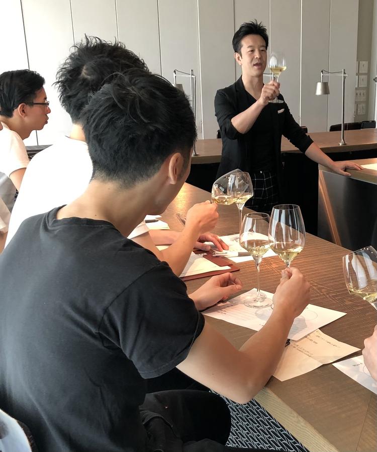 シェフソムリエ主催スタッフワイン勉強会
