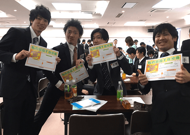 外部講師を招く研修もあります。