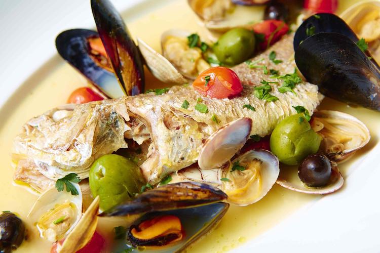魚介をふんだんに使用した料理がメイン★