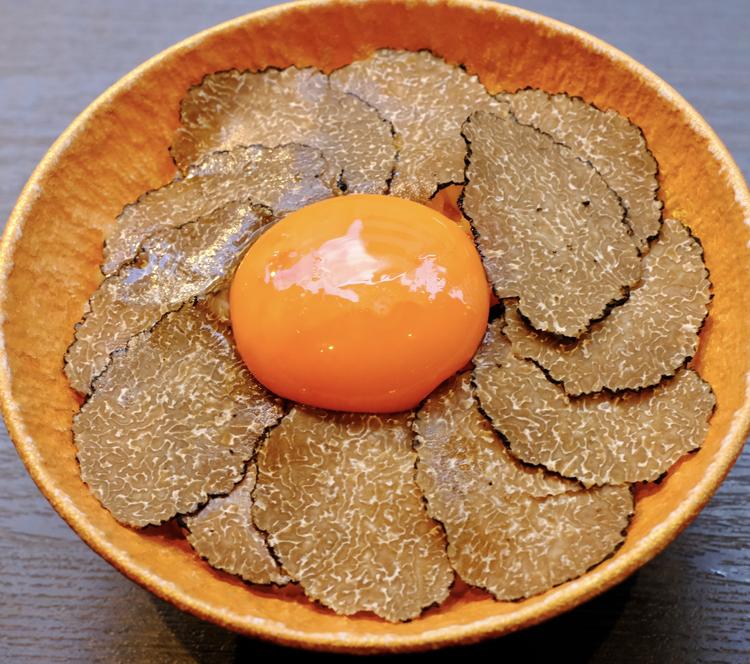 名物「トリュフたまごかけご飯」!