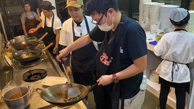 タイ屋台酒場 カオヤイ