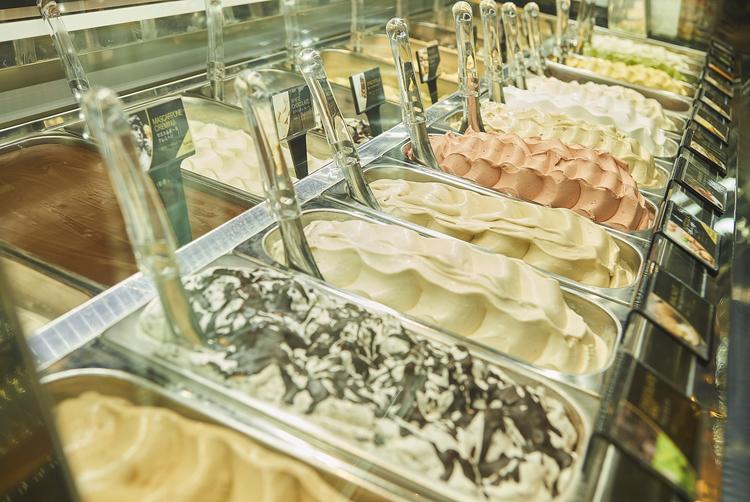 ショーケースジェラートは毎日15~20種