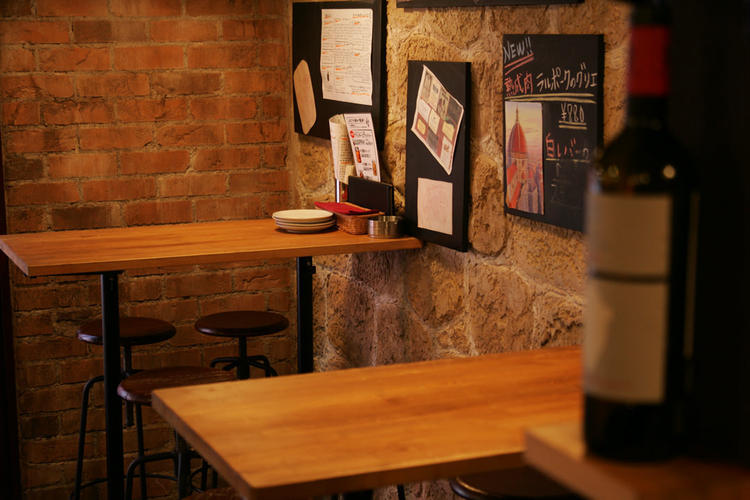 温かみのあるおしゃれな店内