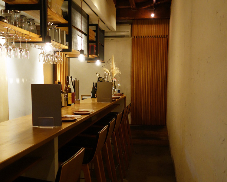 長屋を改装したオシャレな店内